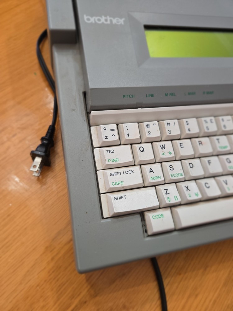 Brother WP 760D Portable Word Processor Electronic Typewriter READ