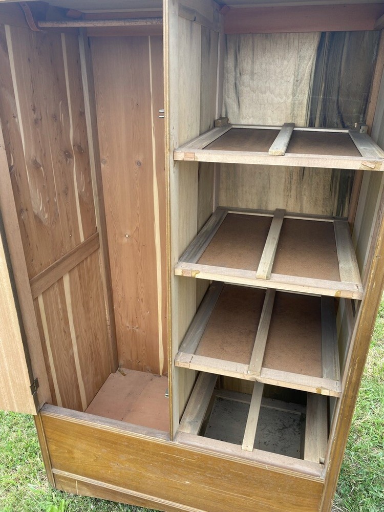 Armoire/Wardrobe