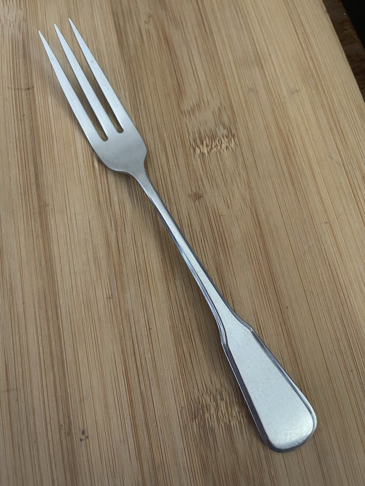 Oneida INDEPENDENCE Stainless Satin Beveled Fiddle DINNER FORK 7.5”