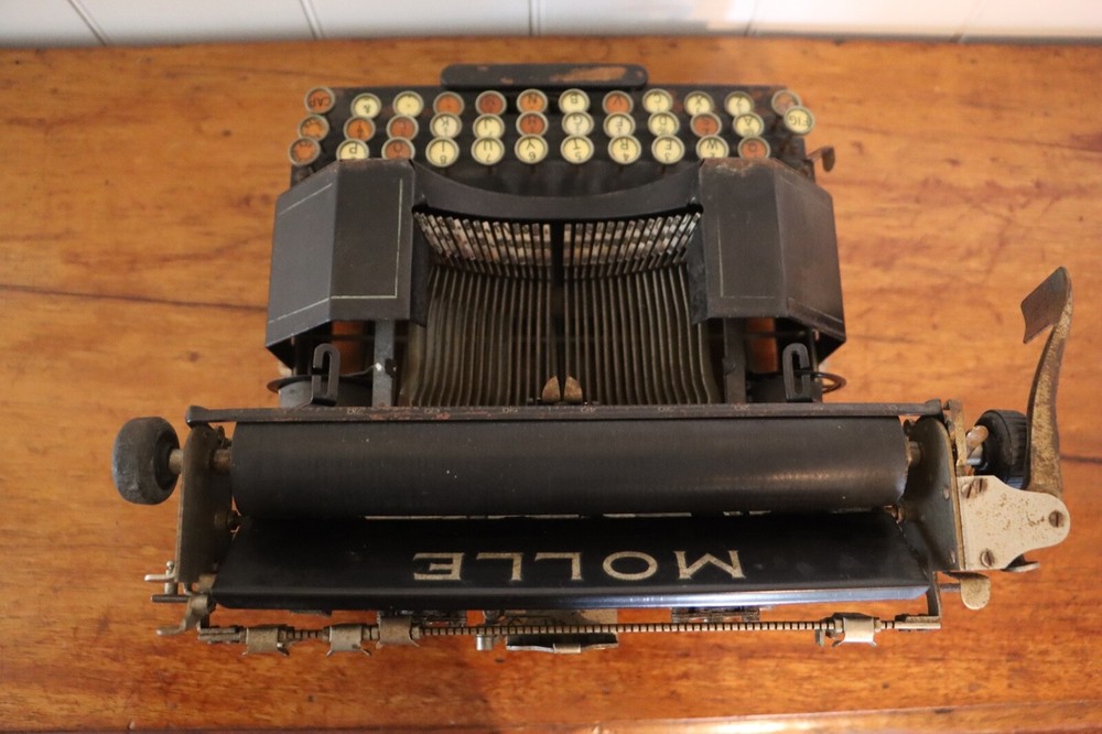 Rare Antique - MOLLE No 3 Typewriter - Highly Collectable