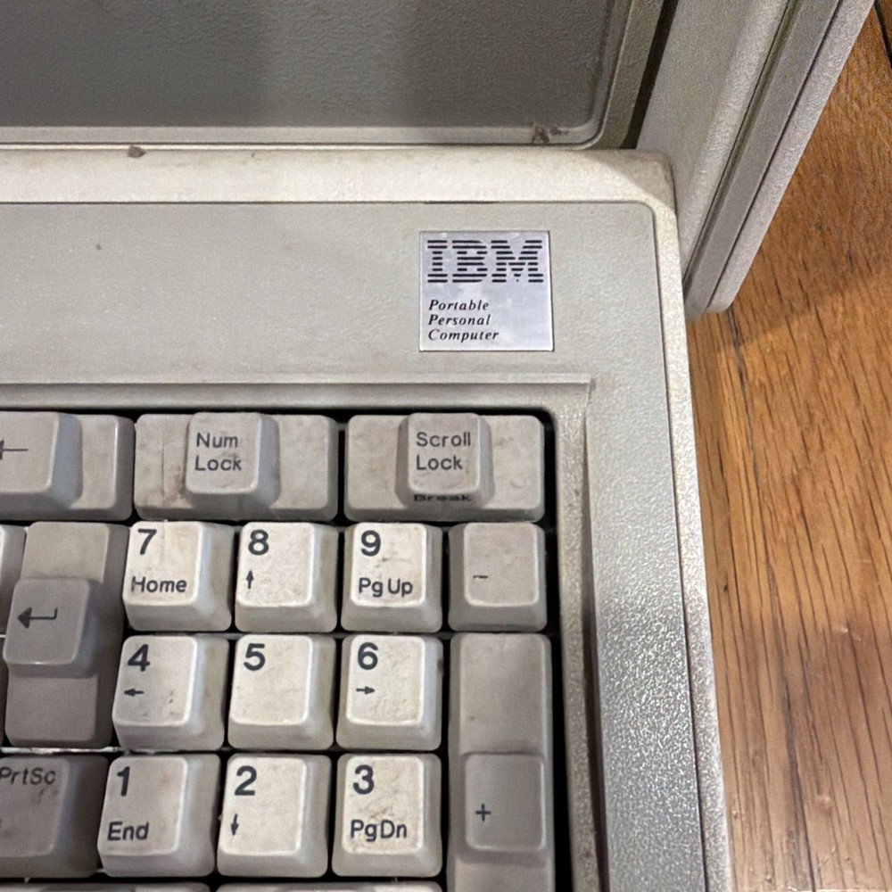 Vintage IBM 5155 PC Convertible Portable Computer NO CORDS UNTESTED(READ!)