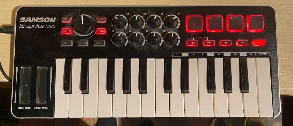 Samson Graphite M25 USB MIDI Controller 25-Key Keyboard Tested
