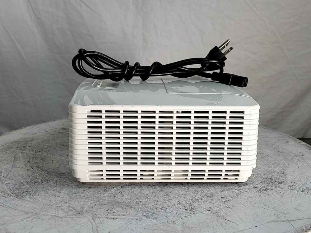 MITSUBISHI WD570U DLP Projector SEE NOTES