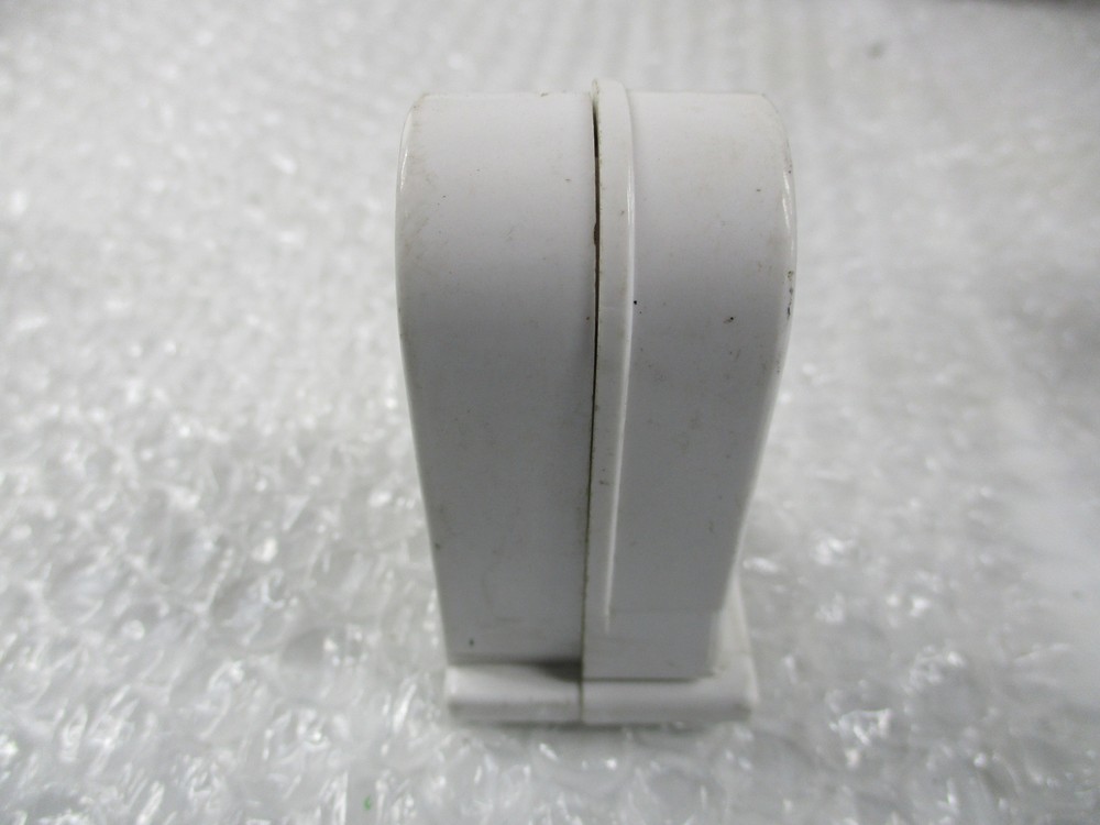 LEVITON 13557 LAMPHOLDER NSNP