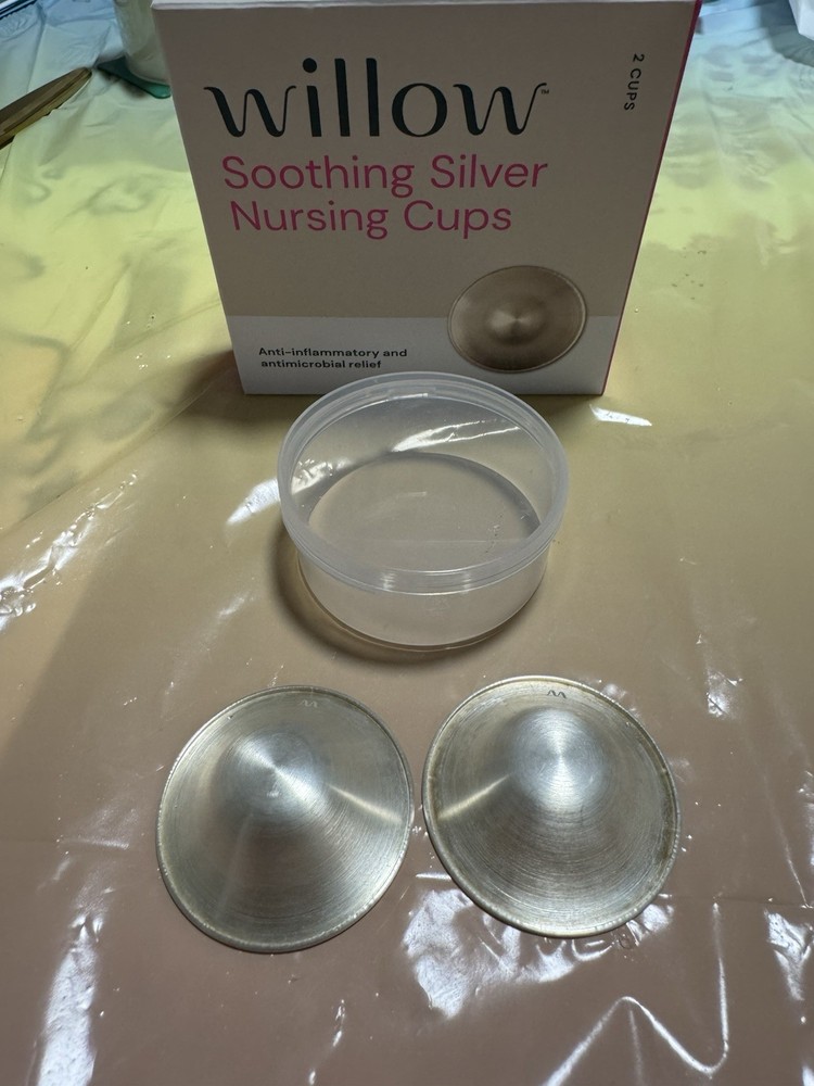 WILLOW Soothing Silver Nursing Nipple Shield Cups - 2pk with case