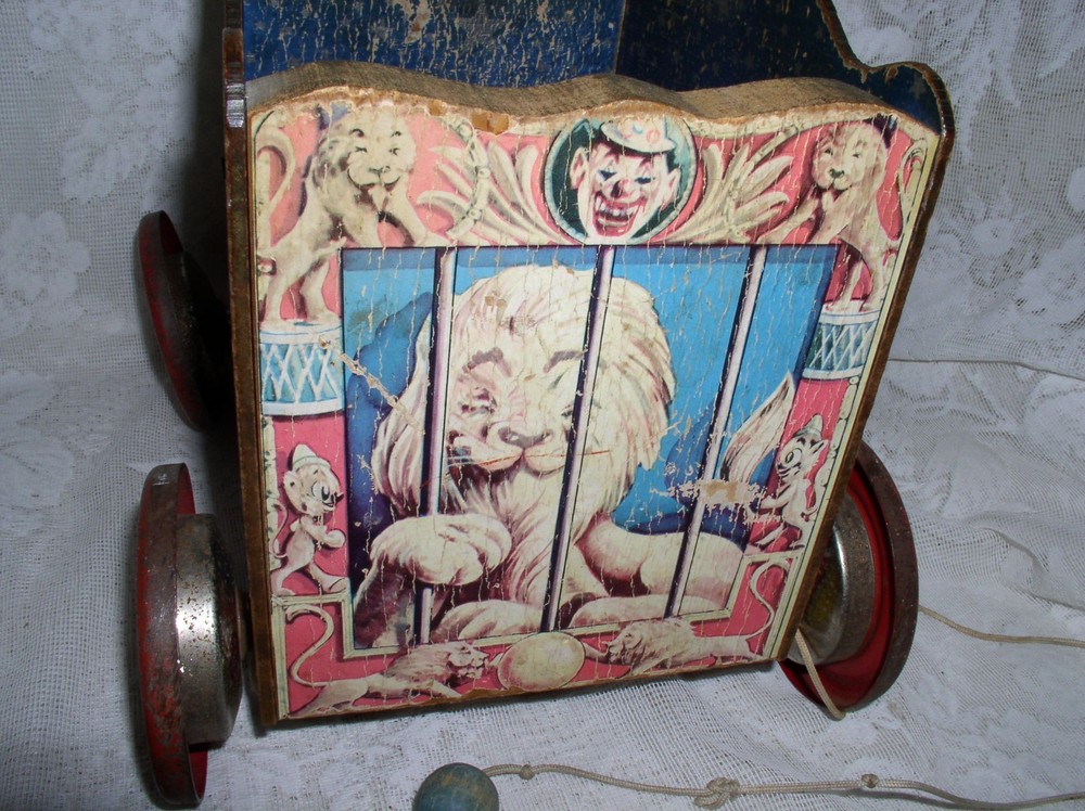 Vintage Gong Bell Mfg Circus Train Pull Car