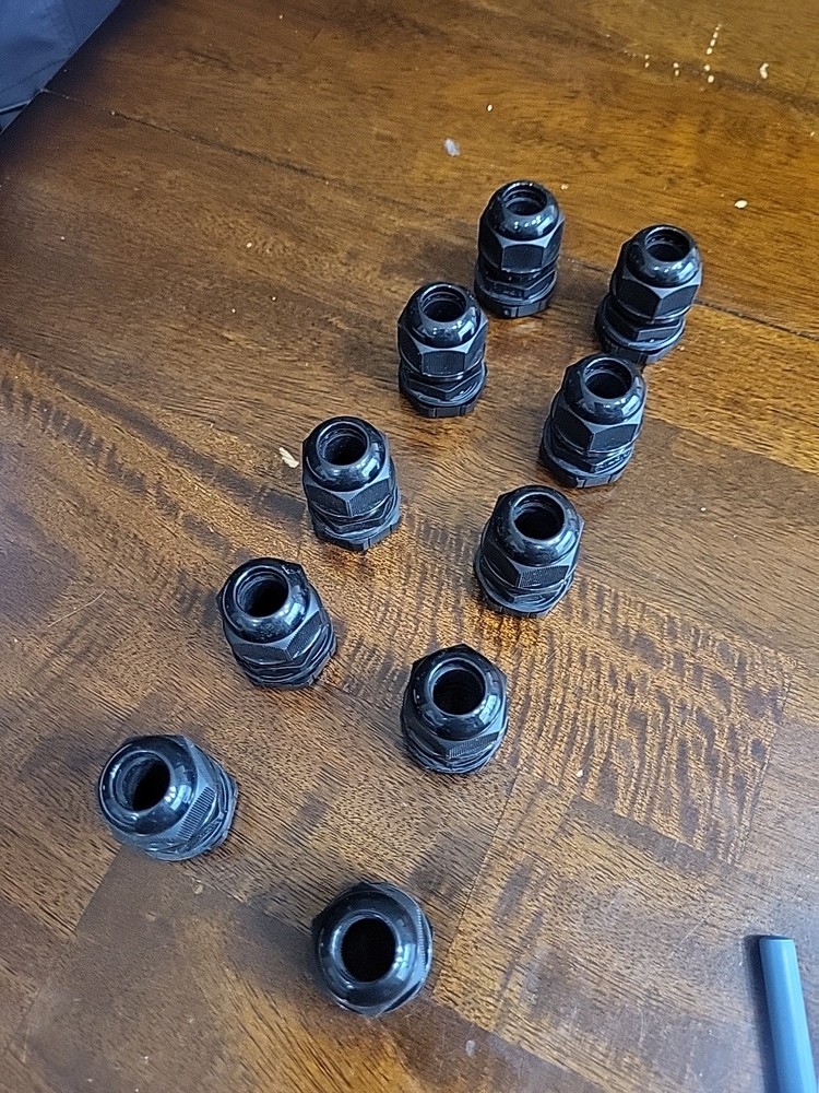 (10)NPT 3/8 Cable Gland Waterproof Adjustable Cable Nylon Connector