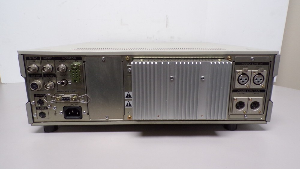 Sony EVO-9800A Hi8 8mm Videocassette Recorder