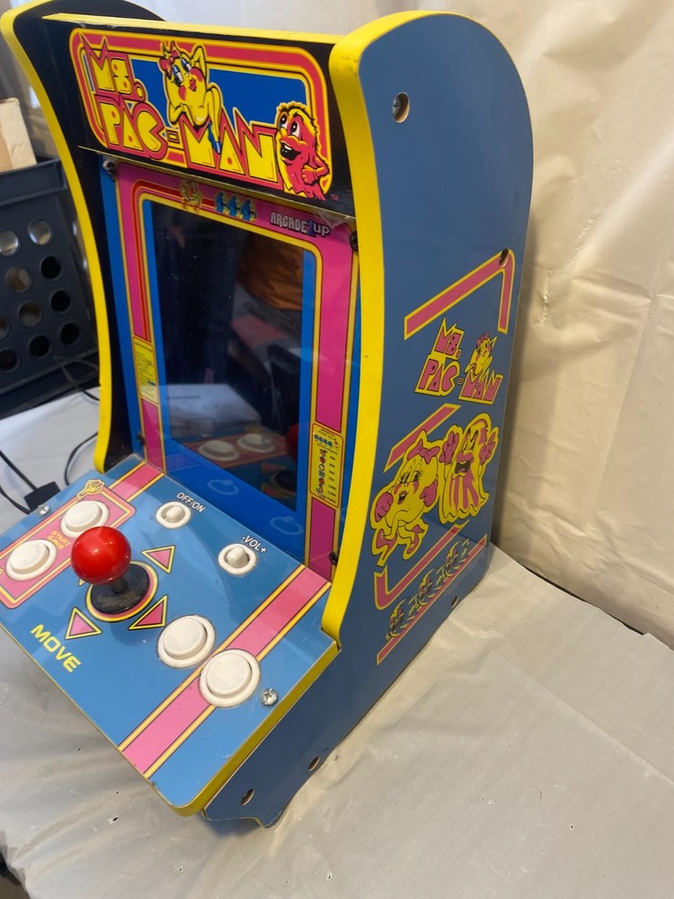 ARCADE 1Up PAC-MAN