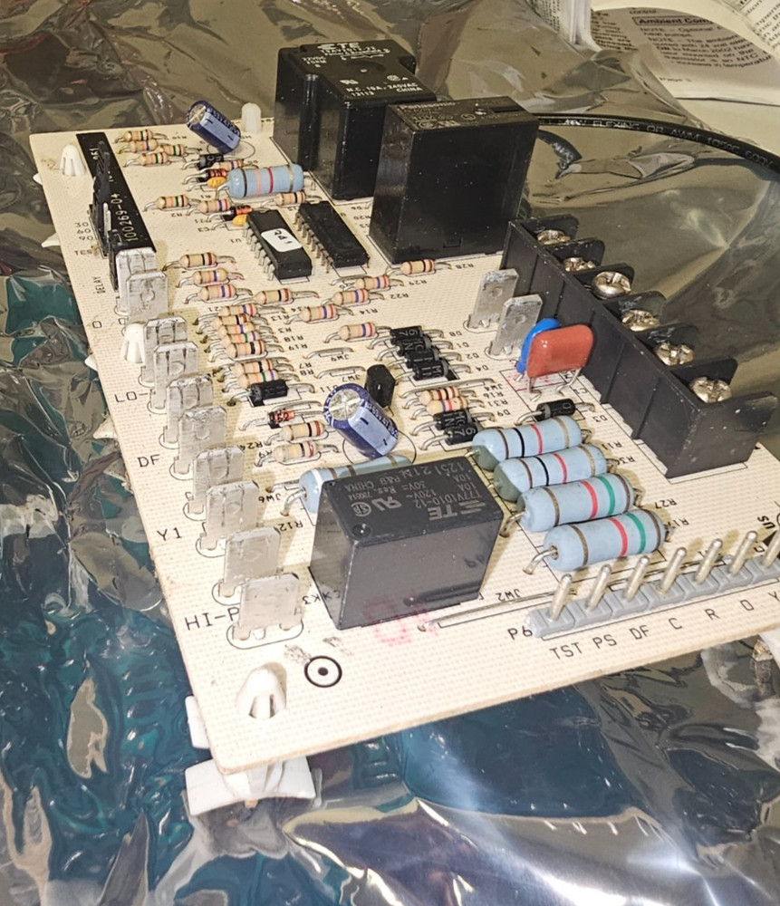 Lennox 16V38 - Defrost Board Control (BARELY USED)