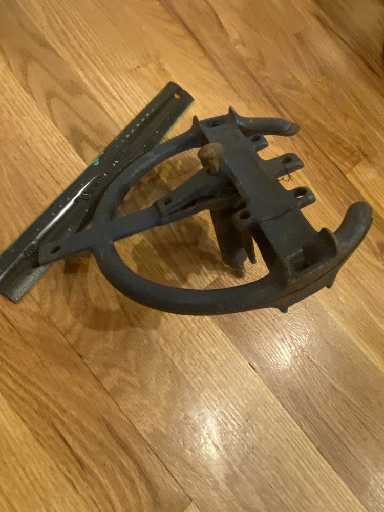 UNKNOWN VINTAGE PART OR TOOL PIECE - CAR? TRACTOR? TOOL?