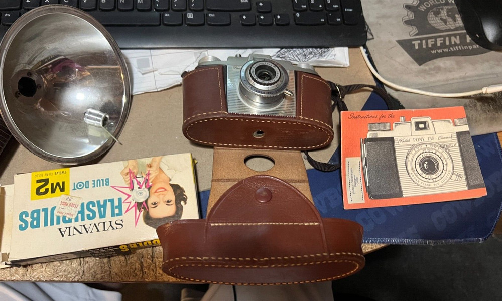 KODAL PONY 135 AND ACCESSORIES---WITH CASE