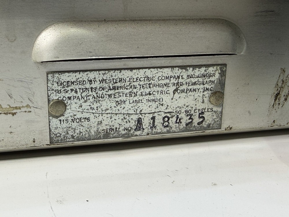 Vintage Hewlett Packard 202D Low Frequency Oscillator