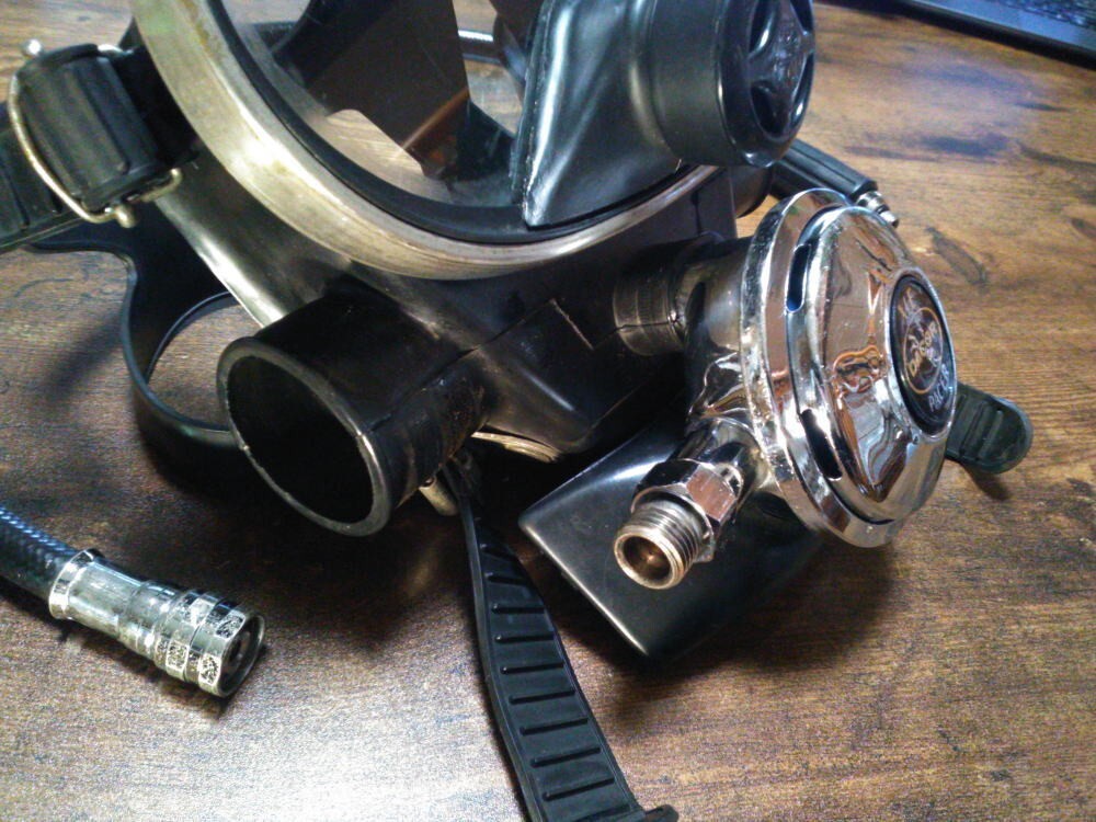 Aqua-Lung Full Face Mask/Regulator for Hookah Dive.