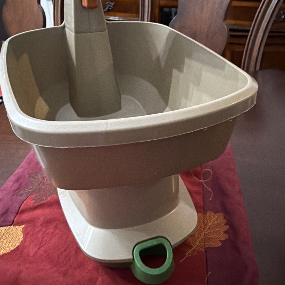 Scotts Wizz Spreader