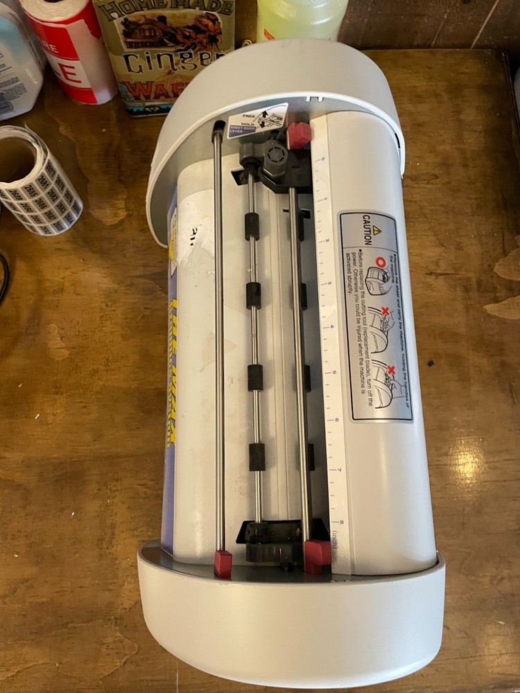 The Max Graphics System CM-200E with power cord