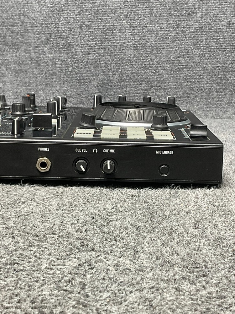 Native Instruments Traktor Kontrol S2 MK2 🎧 2-Channel DJ Controller Black