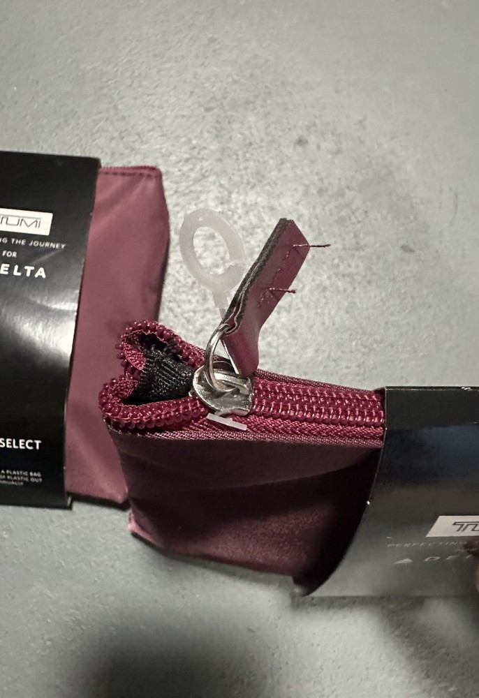 Delta One Premium Select - 2 Amenity Kits TUMI Maroon