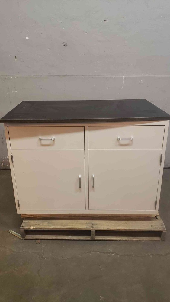 4' Duralab Mixed Casework White/ With Countertop (108500)