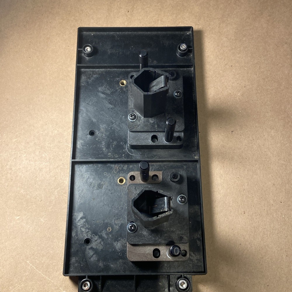 2x PE Perkin Elmer Lambda 35 Spectrophotometer Cuvette Cell Housing Spectrometer