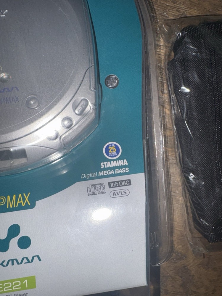 Sony Walkman ESP MAX model D-E221 With Case New Sealed