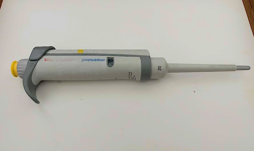 Eppendorf Research PLUS Pipette set (20 µl and 200 µl) + free fitting tip boxes