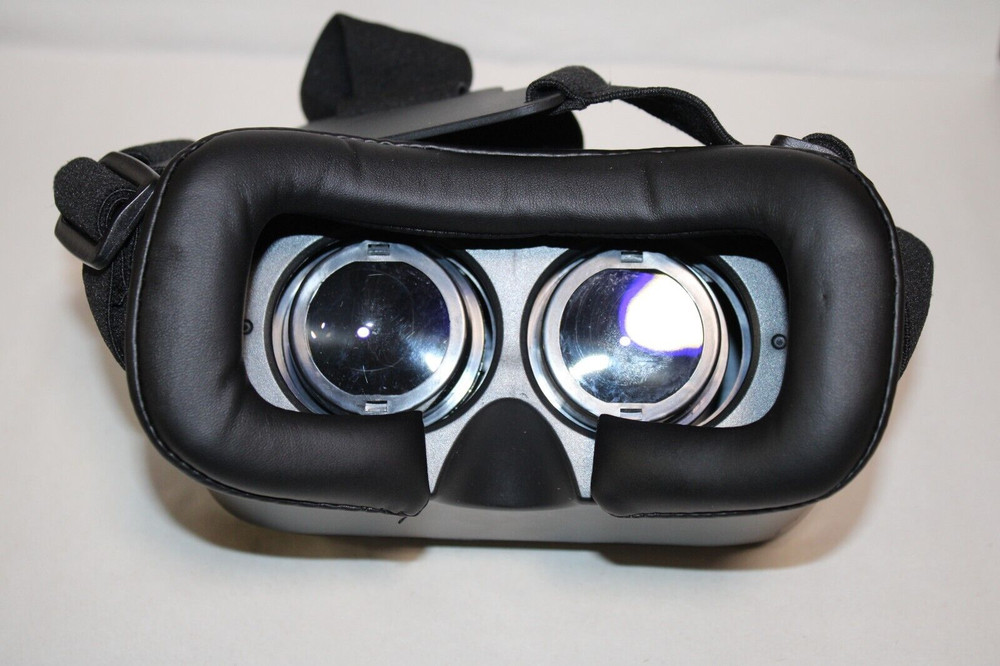 URG Virtual Reality Goggles – Works with Android & iPhone – Original Box