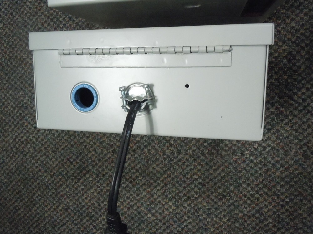 Altronix Altv248 CCTV Accessory Power Supply And PD8 Power Distribution Module
