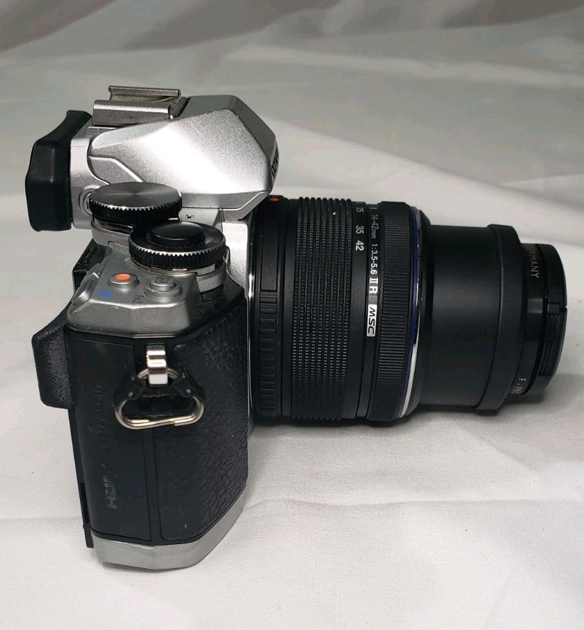 Olympus OM-D E-M10 Digital Camera For Parts