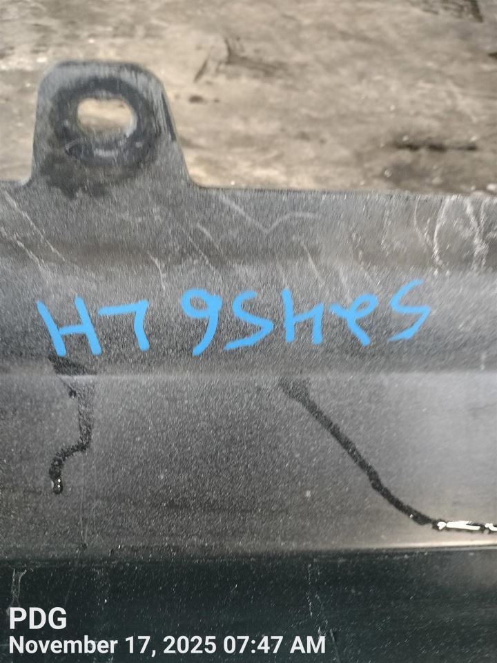 LEFT WHT ROCKER PANEL MOULDING OEM 2018 BMW M4 51 77 8 059 627