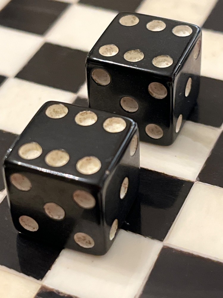 Old black bakelite dice HTF SIZE 011926@
