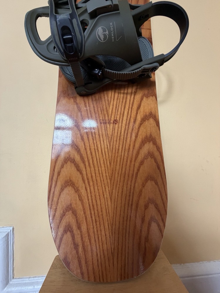 Arbor Whiskey 162 Wide Snowboard & Hemlock Bindings Large