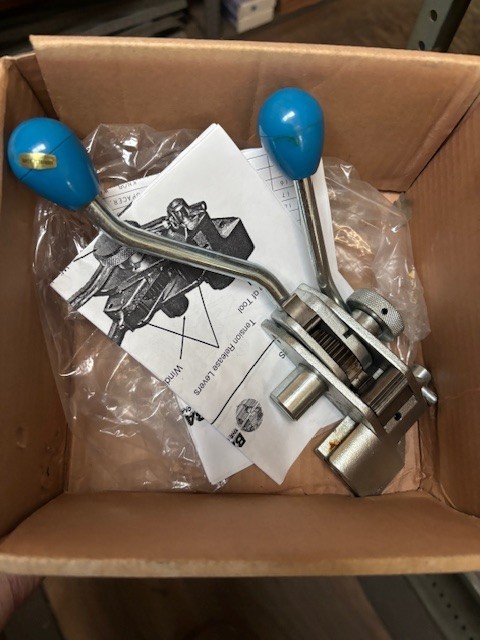 C08569 BAND-IT STRAPPING TOOL NEW SURPLUS