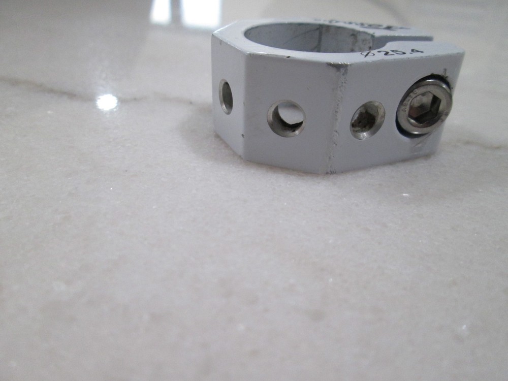 Odyssey seat post clamp 25.4 white