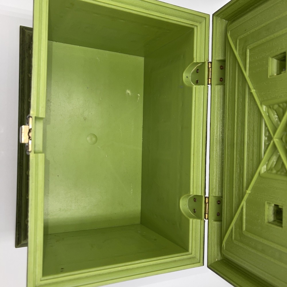 VINTAGE MAX KLEIN GREEN ORNATE PLASTIC SEWING KEEPSAKE BOX
