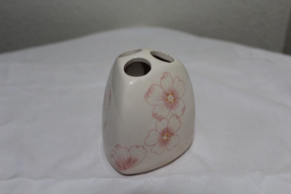 Ceramic Floral Toothbrush Holder