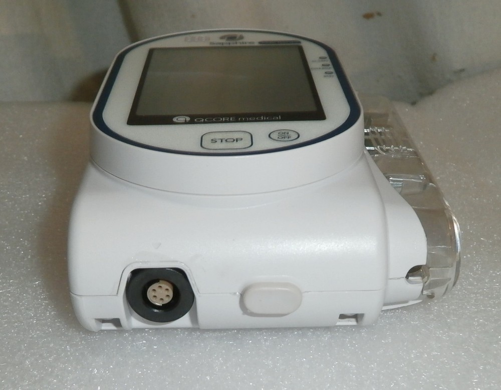 QCORE Sapphire multi therapy pump with accessories (has bad battery)
