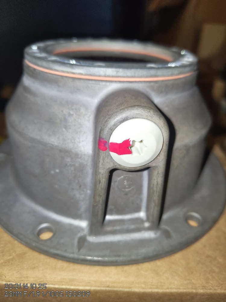HENDRICKSON NAVISTAR PDC HP GREASE DUAL TMX PRO HUBCAP HTSVS320563 *NOS*