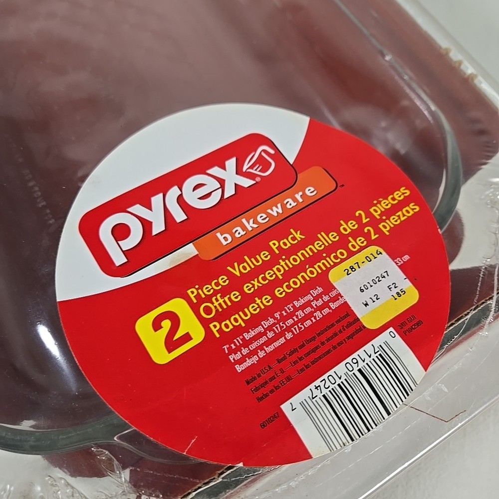 New 2 piece pyrex Bakeware Set