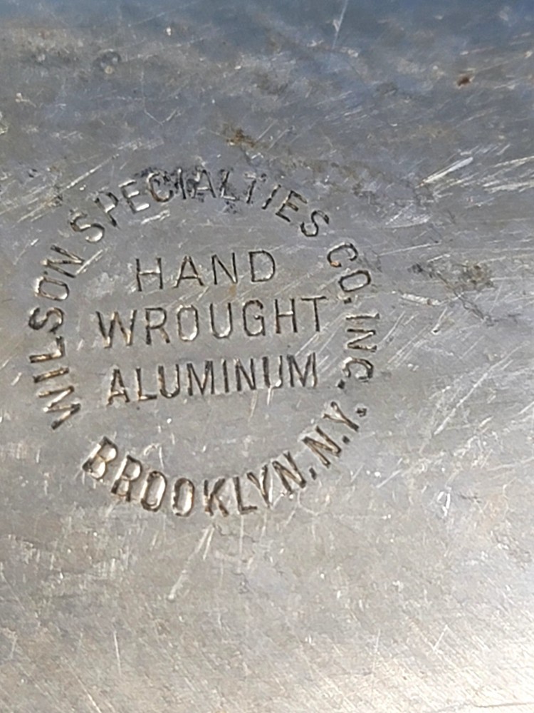 Wilson Hammered Aluminum Nut Cracker Bowl(3654B4)Nutcracker/6Picks