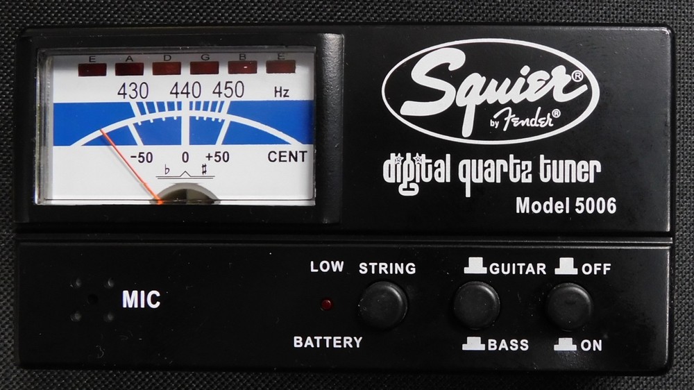 Fender Squier - Digital Quartz Guitar Tuner - Model 5006