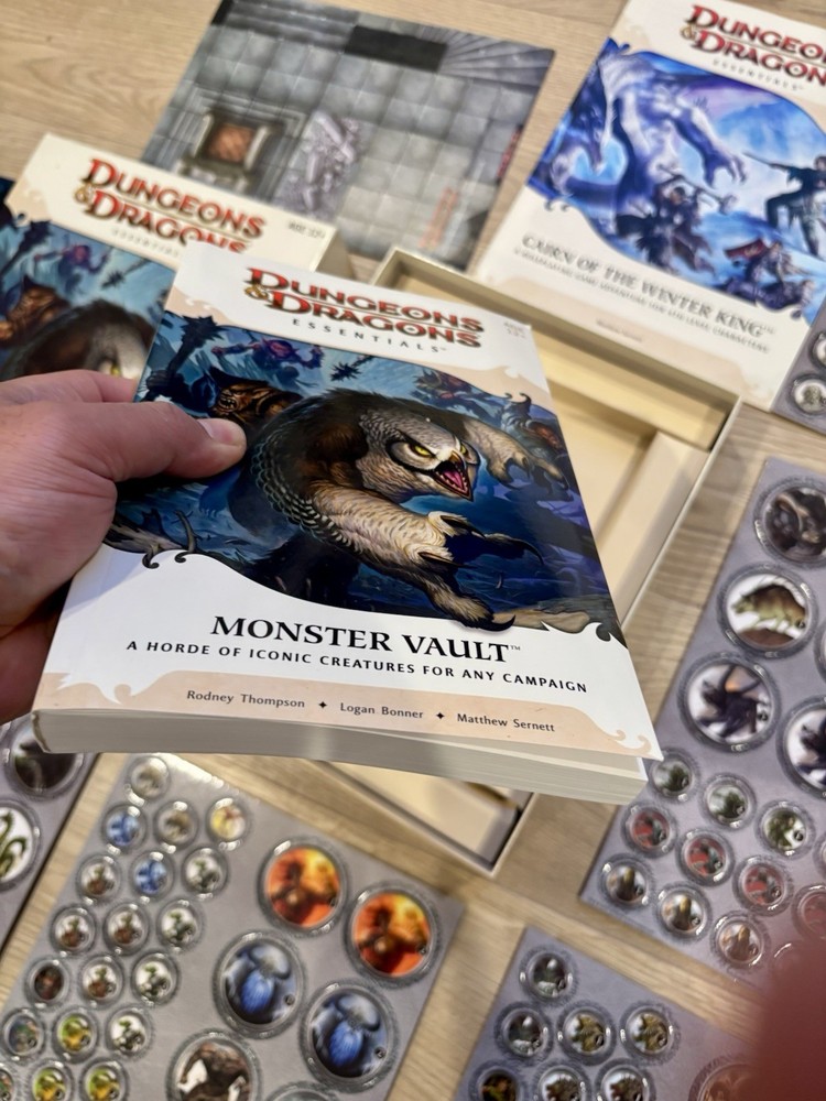 Dungeons & Dragons 4e: Monster Vault Box Set Complete Unpunched 4th Essentials