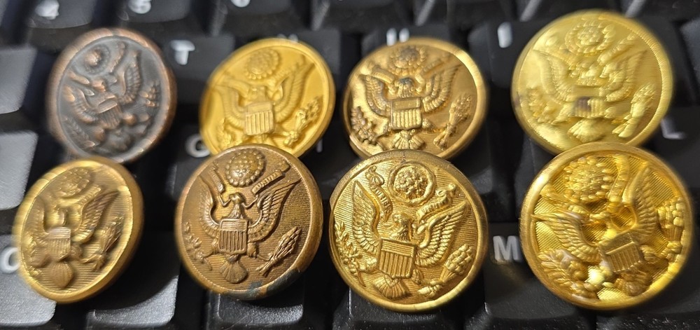8 Great Seal Buttons US Army Assorted Makers