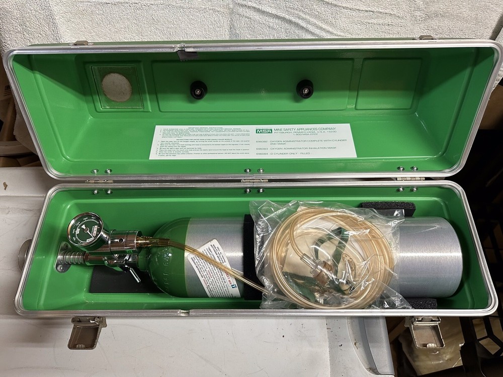 Emergency Oxygen Administrator With Cylinder And Mask