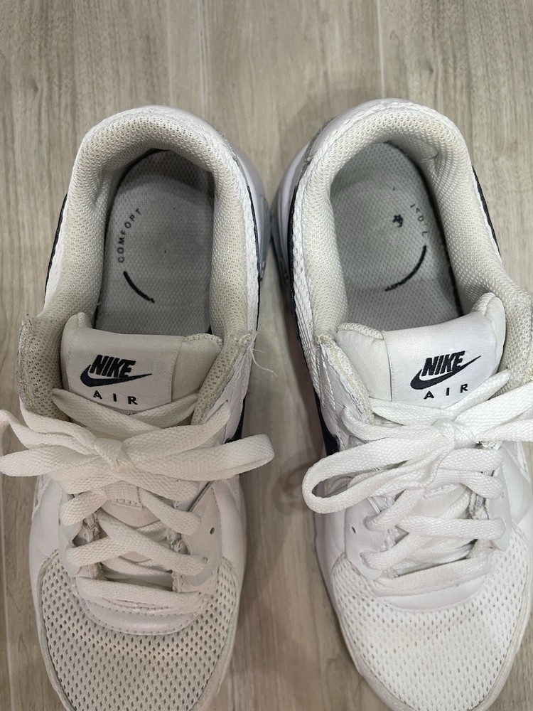 Size 8.5 Nike Air Max Excee White