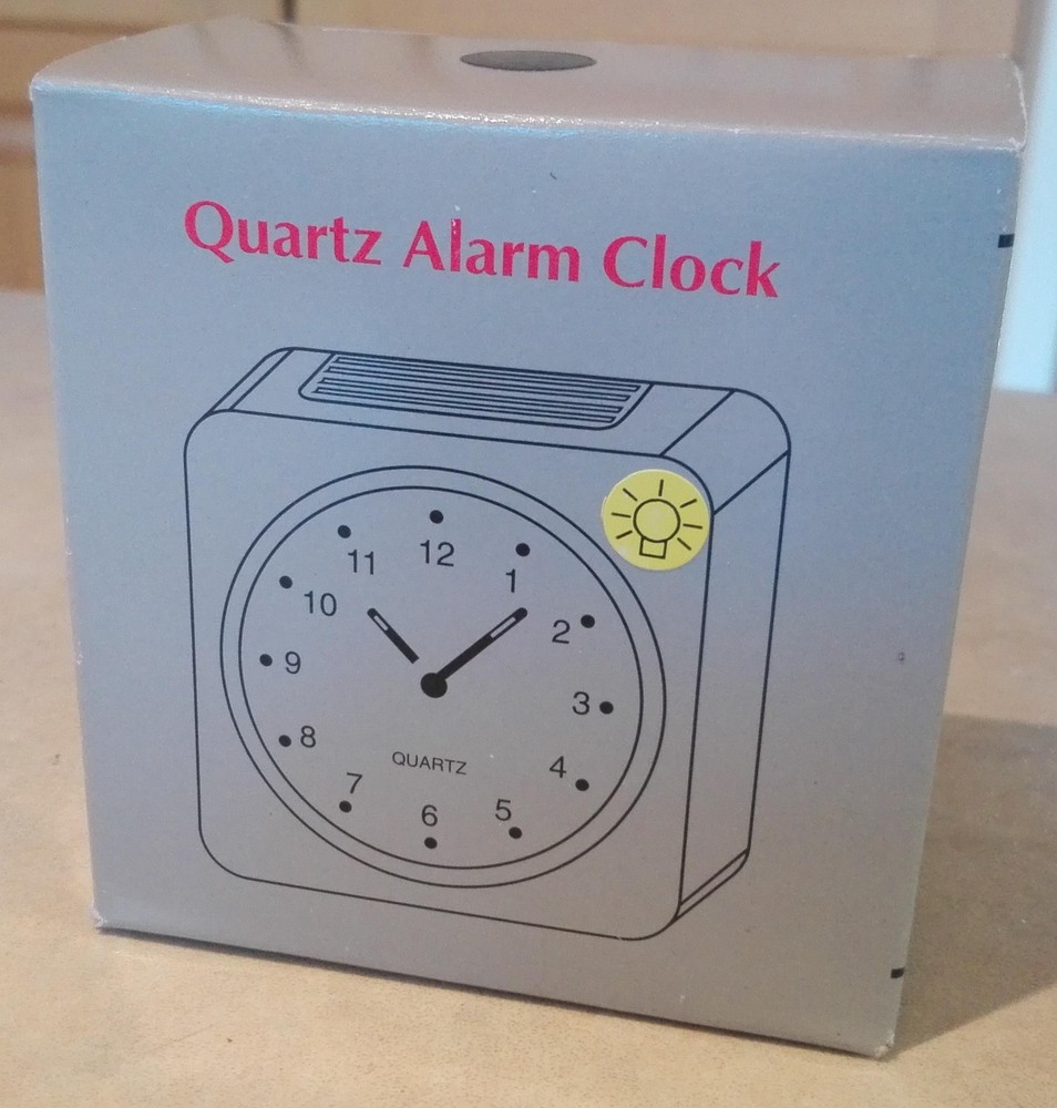 DELUXE QUARTZ ALARM CLOCK - BLACK