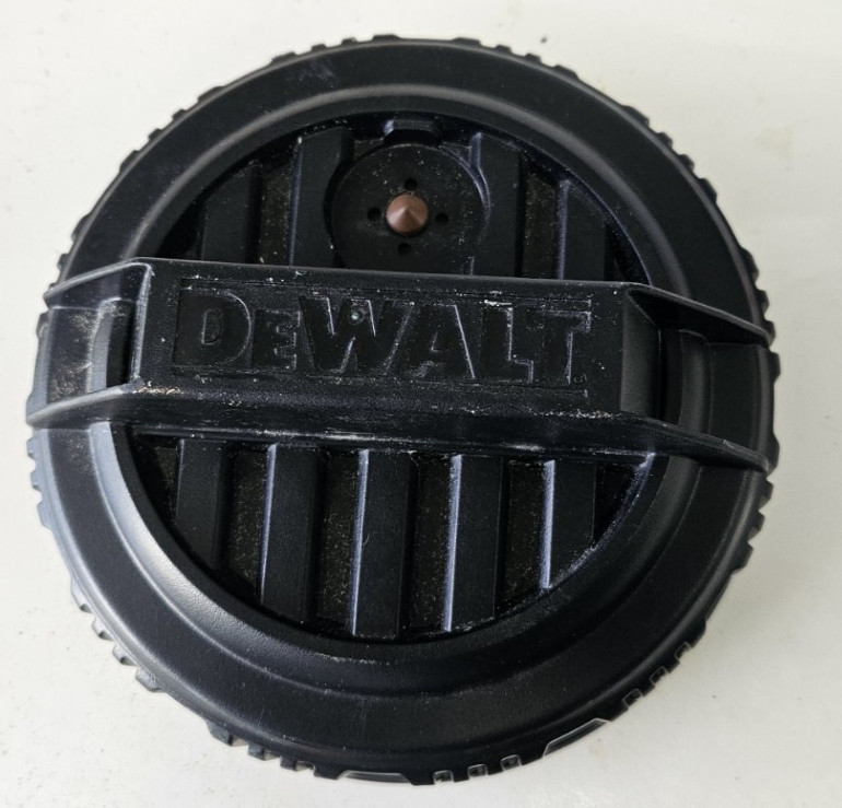 DeWalt DXSP 190681 Backpack Sprayer Tank Screw On Cap