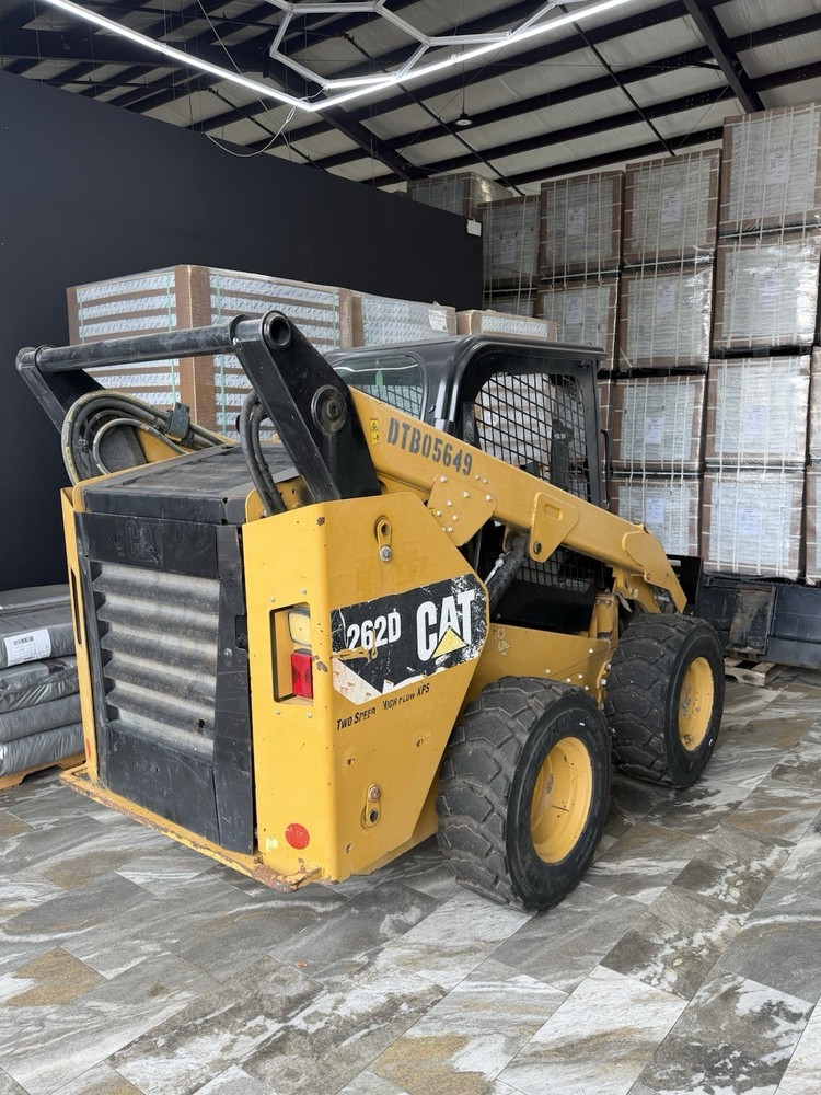 Cat Skid Steer With Attachments