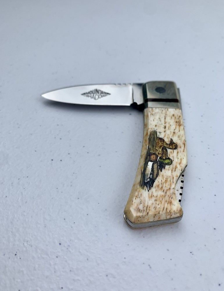 Vintage Precise Mountain Shadows Custom Scrimshaw Lockback Folding Knife