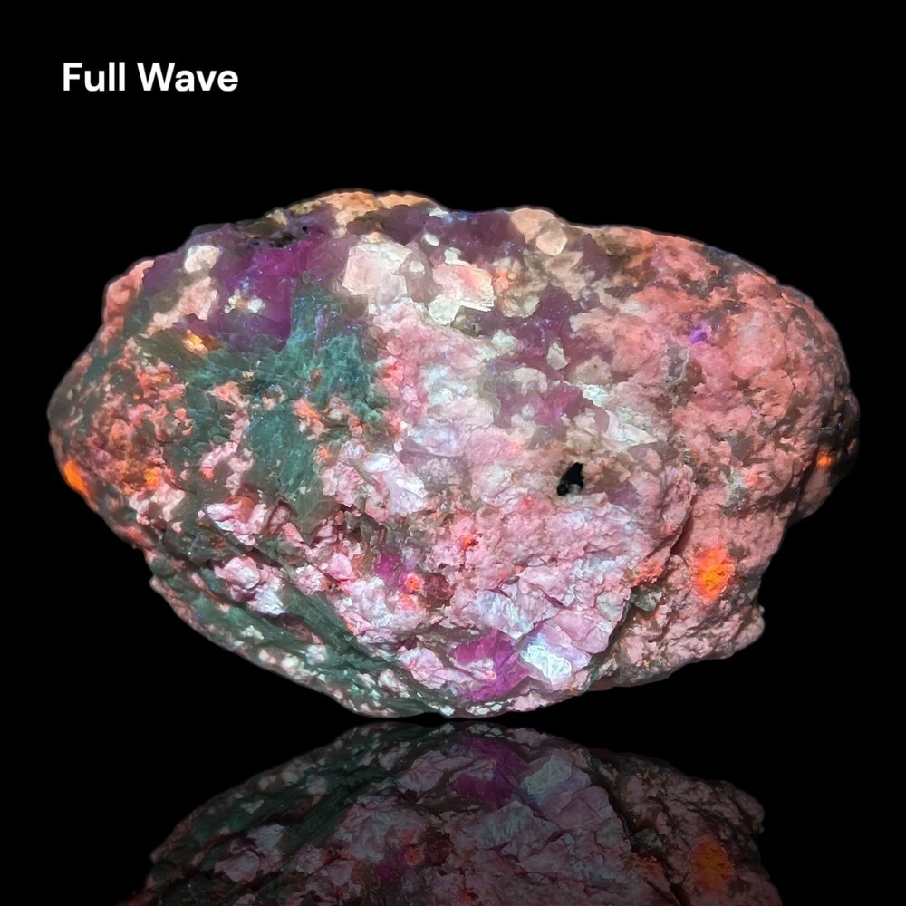 472 G Rare Fluorescent Sharp Phosphorescent Hackmanite, Phlogopite, Calcite AFG